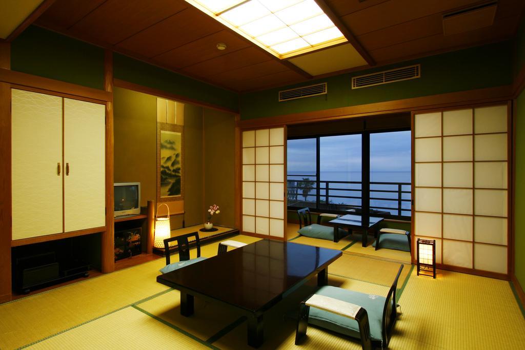 Shin Kaikatei Izumi Hotel Изу Екстериор снимка