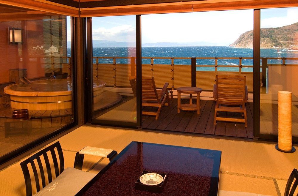 Shin Kaikatei Izumi Hotel Изу Екстериор снимка