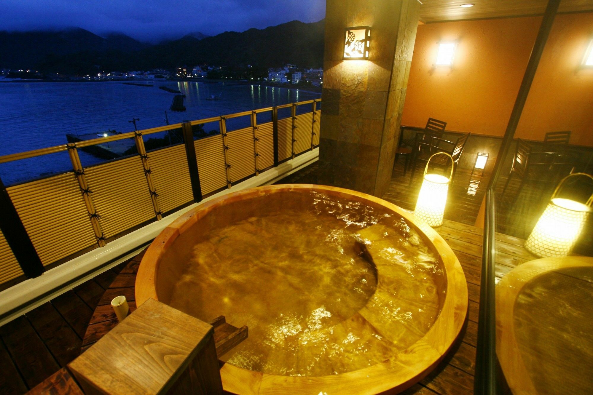 Shin Kaikatei Izumi Hotel Изу Екстериор снимка